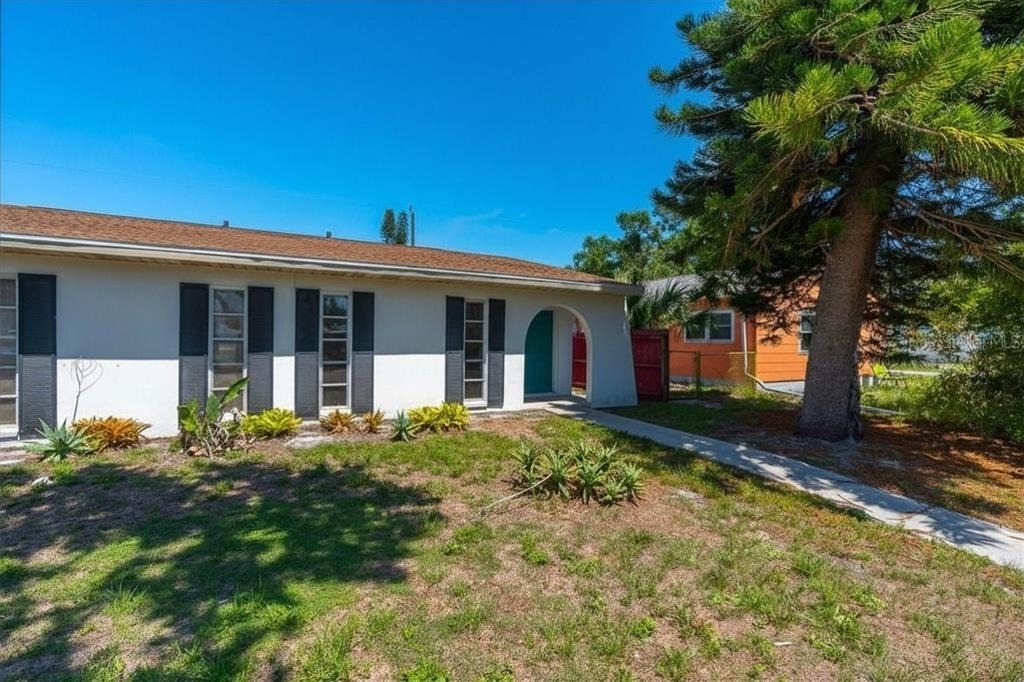1720 53rd Street S - Photo 1