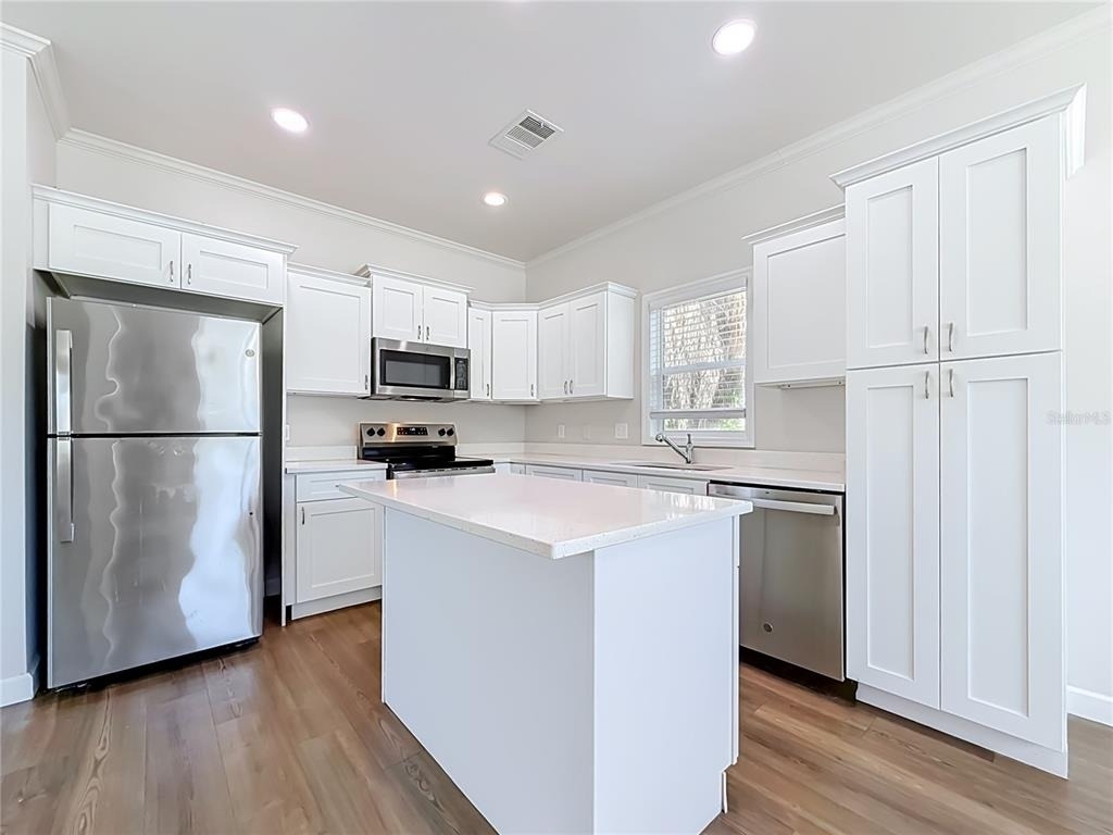 719 19th Street S - Photo 6