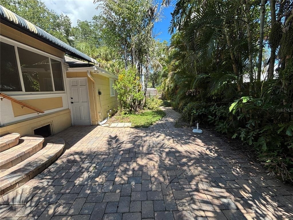 495 24th Avenue N - Photo 27