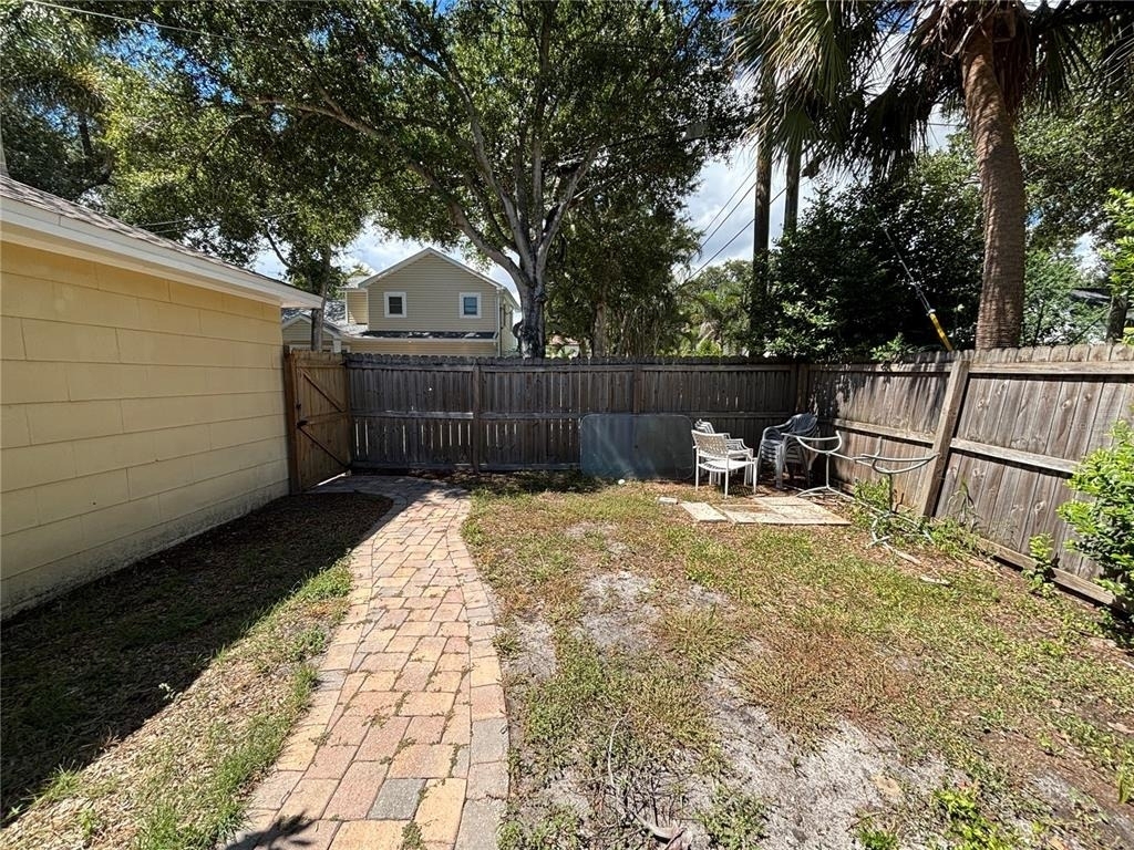 495 24th Avenue N - Photo 33