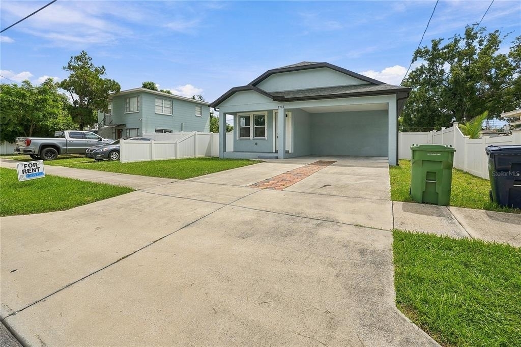 2736 W Spruce Street - Photo 2