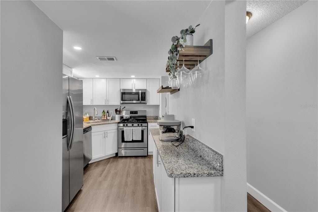 411 S Willow Avenue - Photo 3