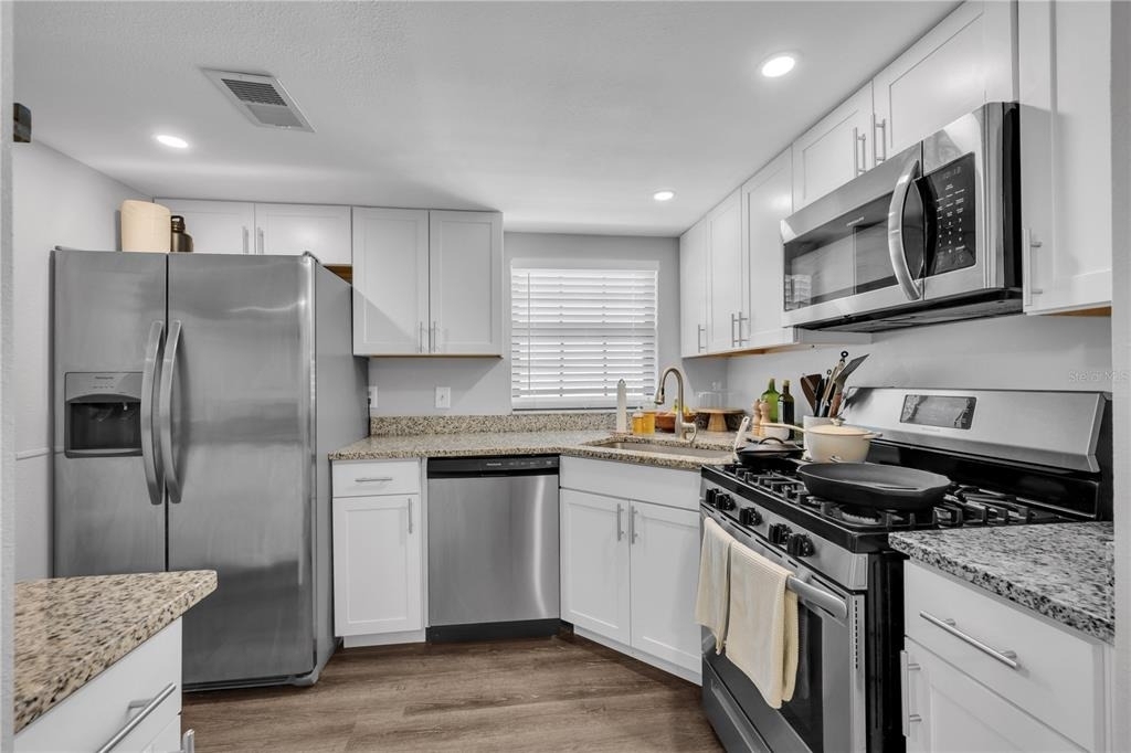411 S Willow Avenue - Photo 5