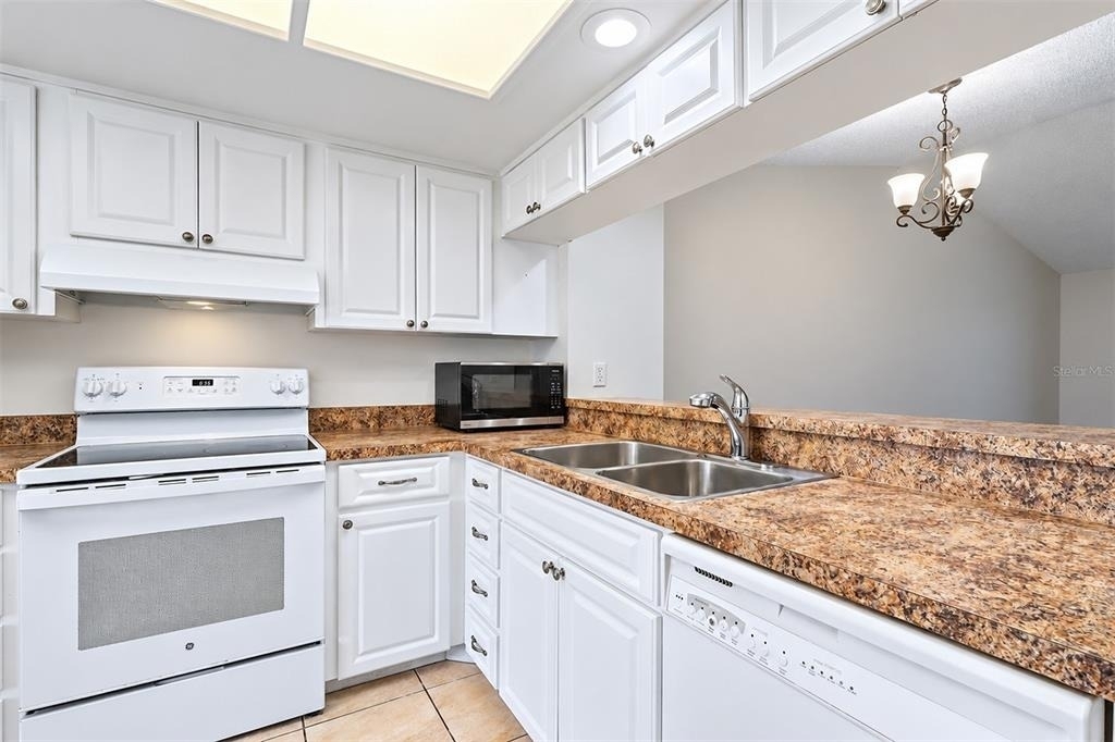 1817 Cypress Trace Drive - Photo 10