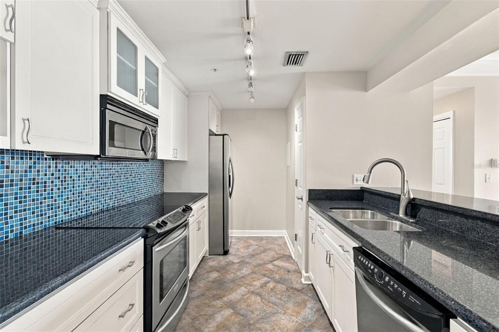 345 Bayshore Boulevard - Photo 2