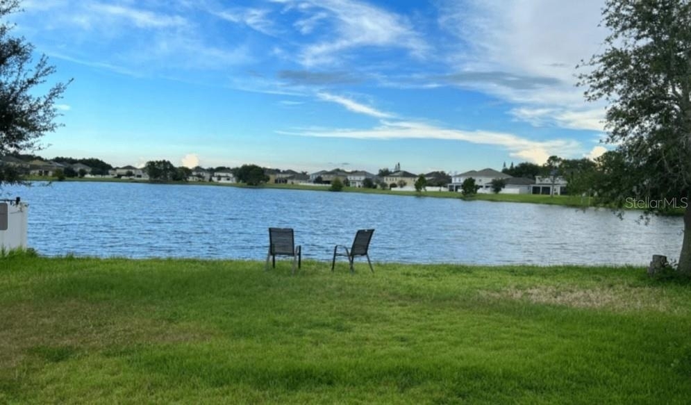 1598 Thetford Circle - Photo 10