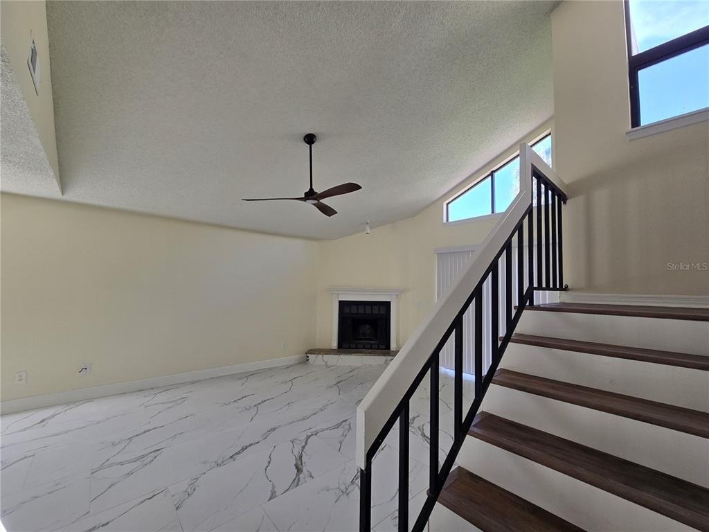 410 S Netherwood Crescent - Photo 1