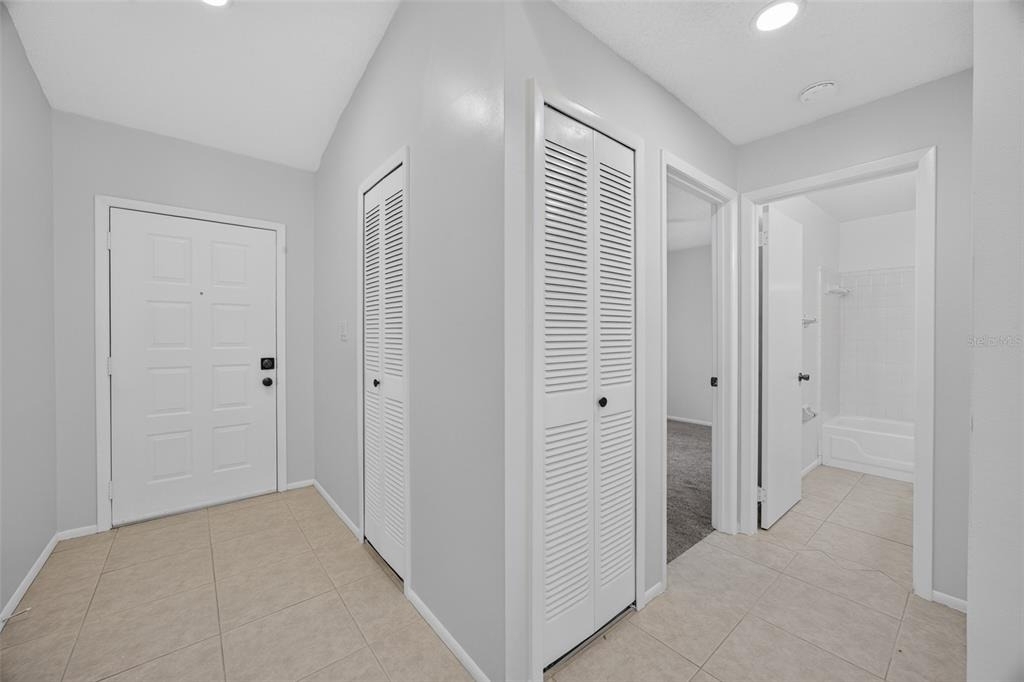 102 Edgewater Circle - Photo 8