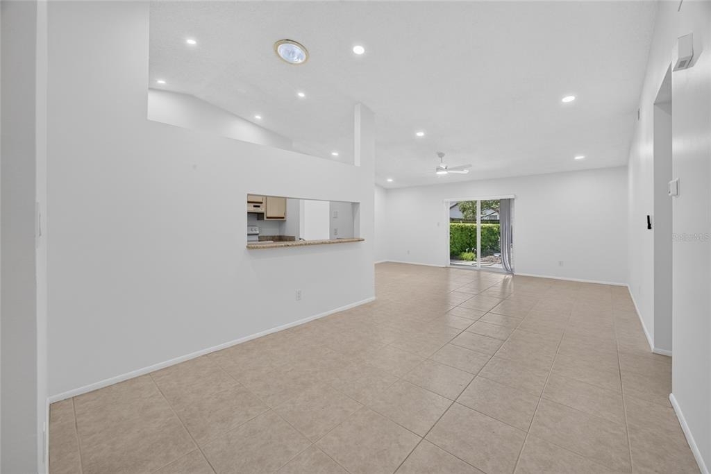 102 Edgewater Circle - Photo 3