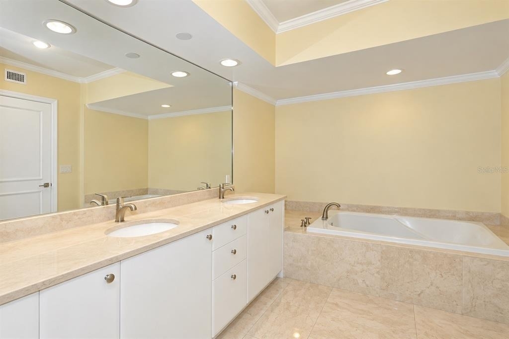 16500 Collins Avenue - Photo 5
