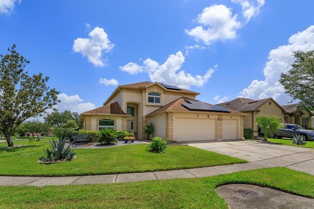 606 Buckhaven Loop - Photo 0