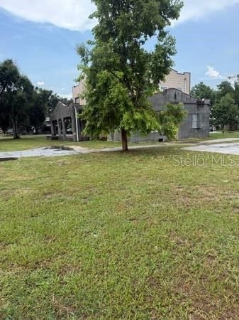 375 W Bay Avenue - Photo 1