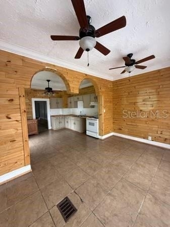 375 W Bay Avenue - Photo 8