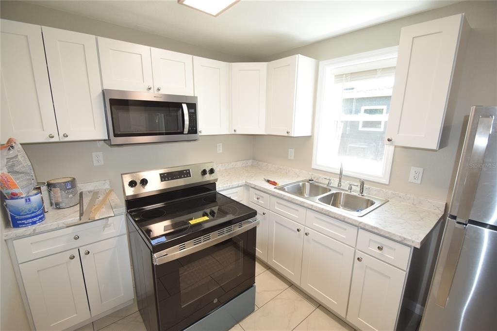 527 Garden Drive N - Photo 8
