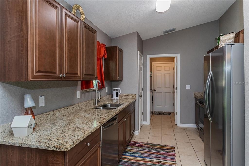 5056 Nw 61st Avenue - Photo 6