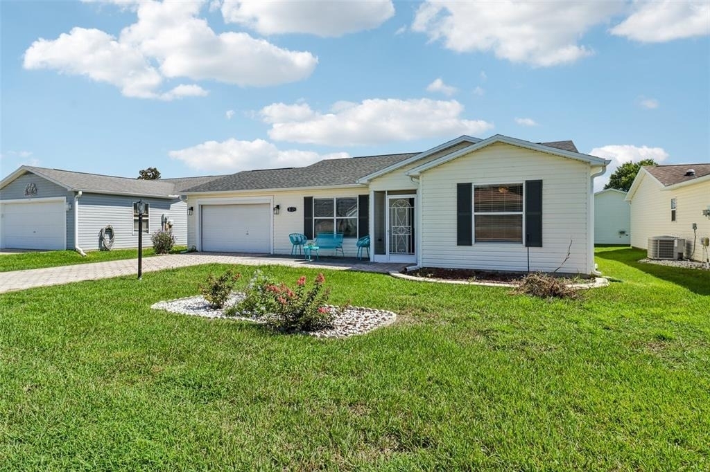 2609 Privada Drive - Photo 2