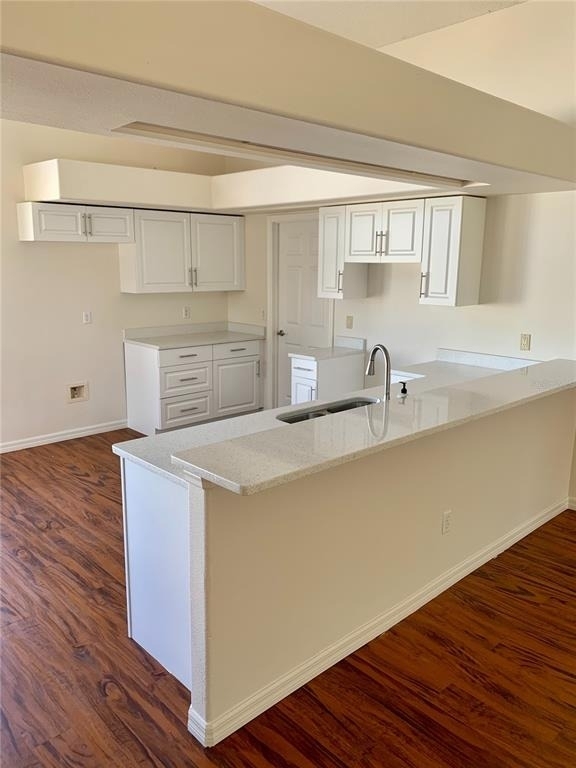 16400 Coopers Hawk Avenue - Photo 2