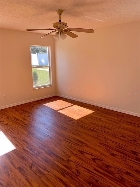 16400 Coopers Hawk Avenue - Photo 3