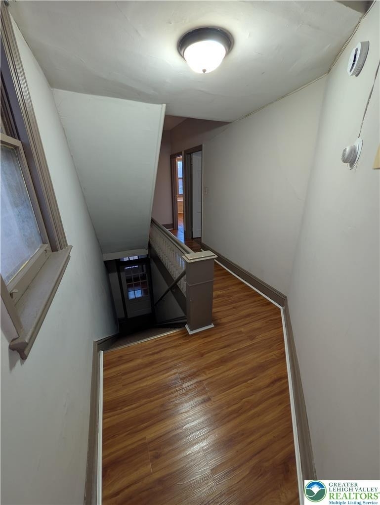426 Carlton Avenue - Photo 2