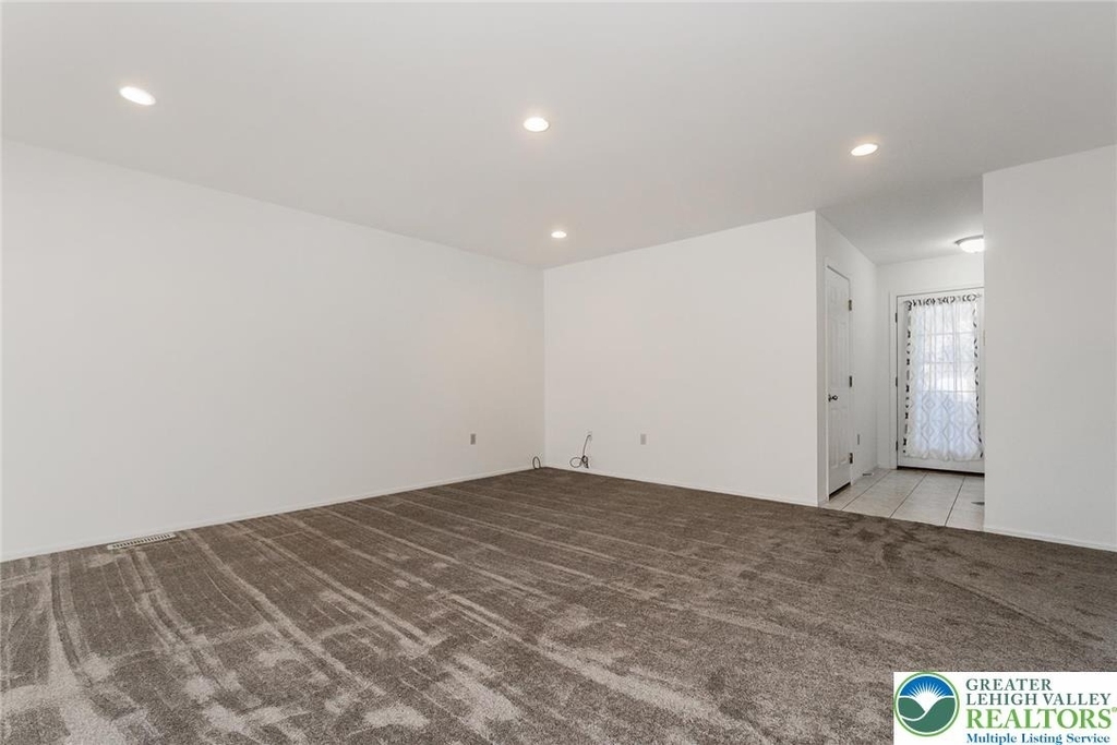 8134 Heritage Drive - Photo 5