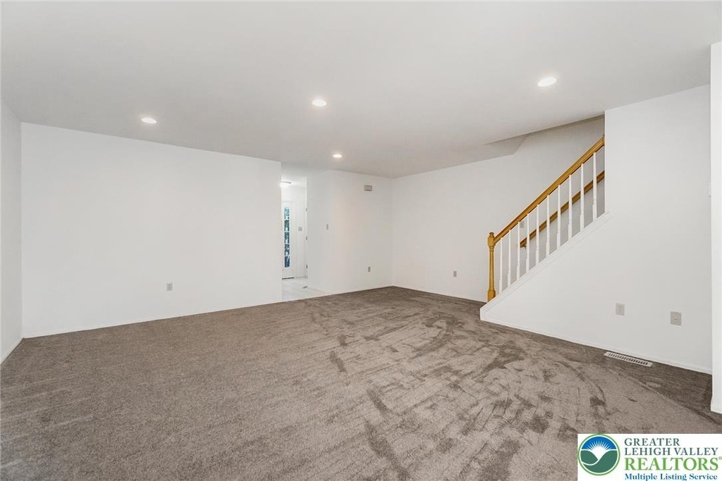 8134 Heritage Drive - Photo 4
