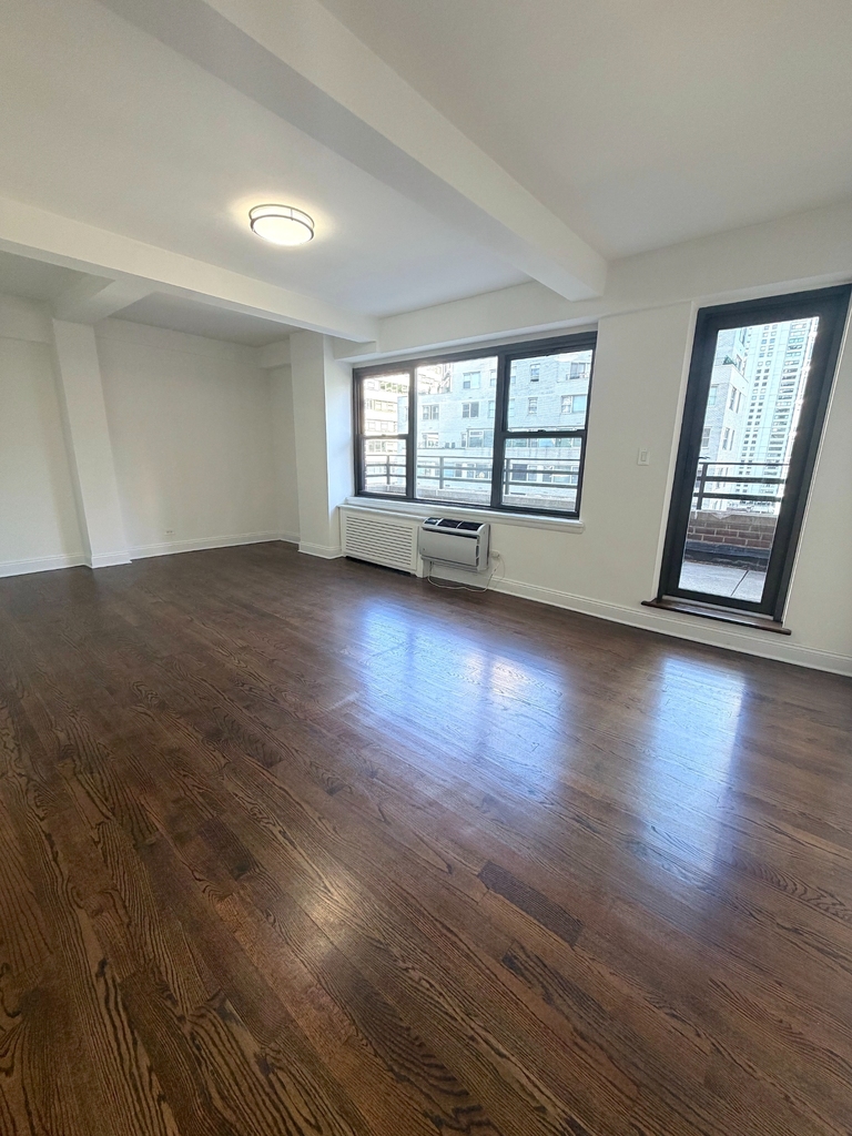  East 56 Street - Photo 4