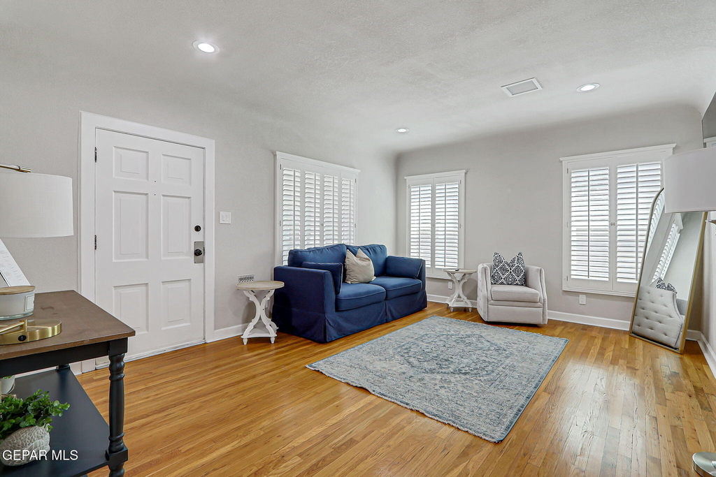 3511 Murray Place - Photo 2