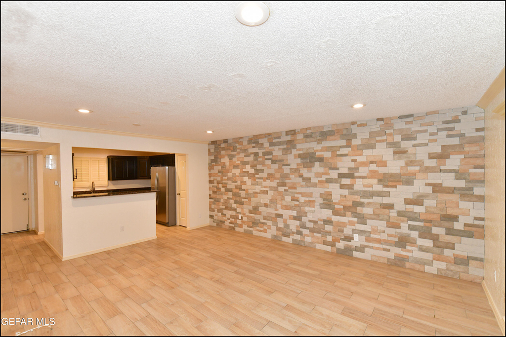 4433 N Stanton Street - Photo 3