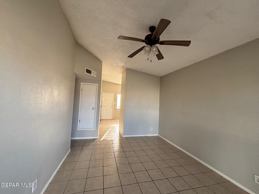 10840 Obsidian Street - Photo 2