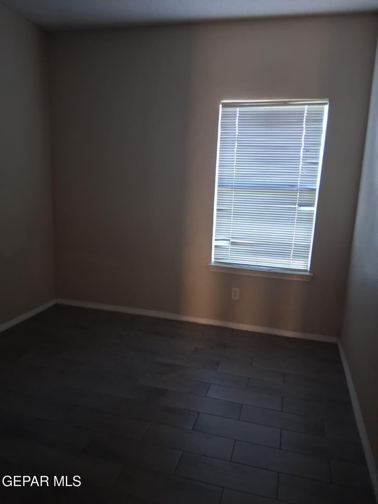 613 Valley Plum Avenue - Photo 6