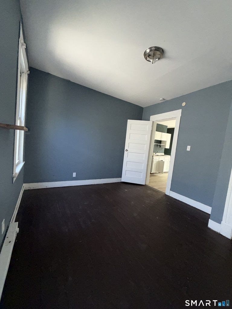 69 Lounsbury Street - Photo 2