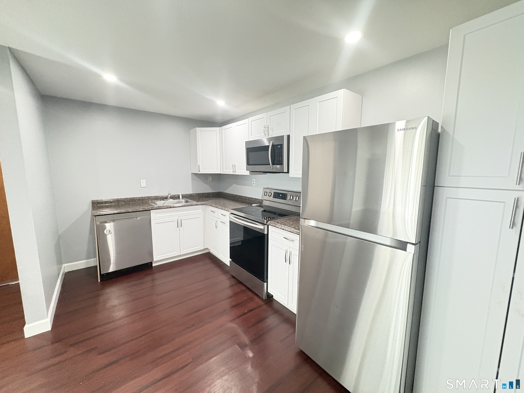 106 Oakwood Avenue - Photo 3