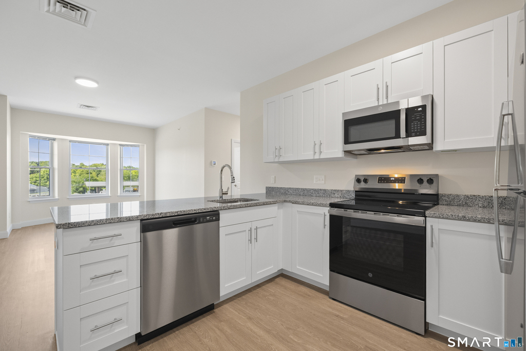55 Steele Boulevard - Photo 2