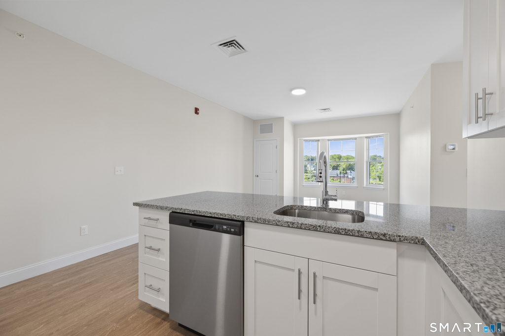 55 Steele Boulevard - Photo 4