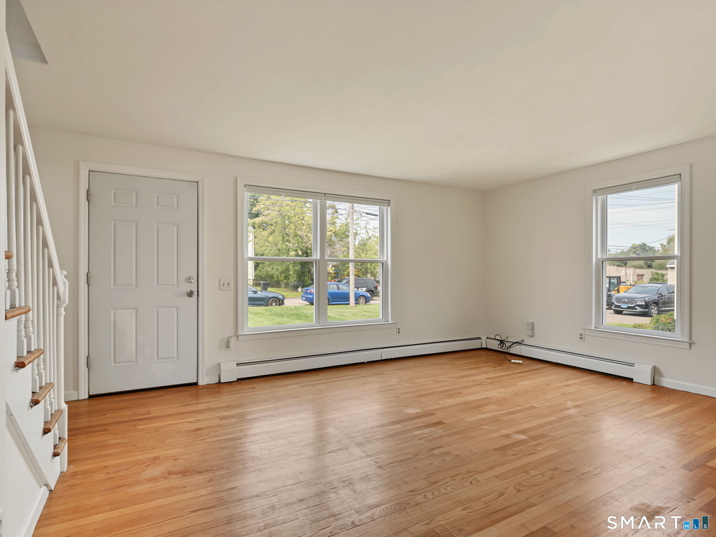 108 Kenwood Avenue - Photo 2