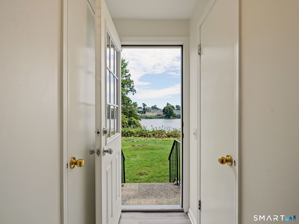 108 Kenwood Avenue - Photo 9