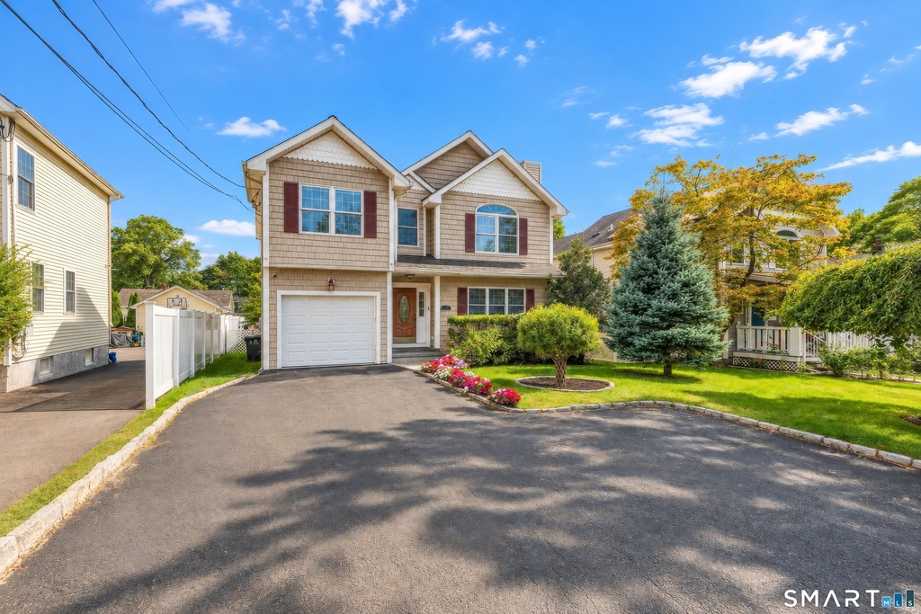54 Saint Charles Avenue - Photo 1