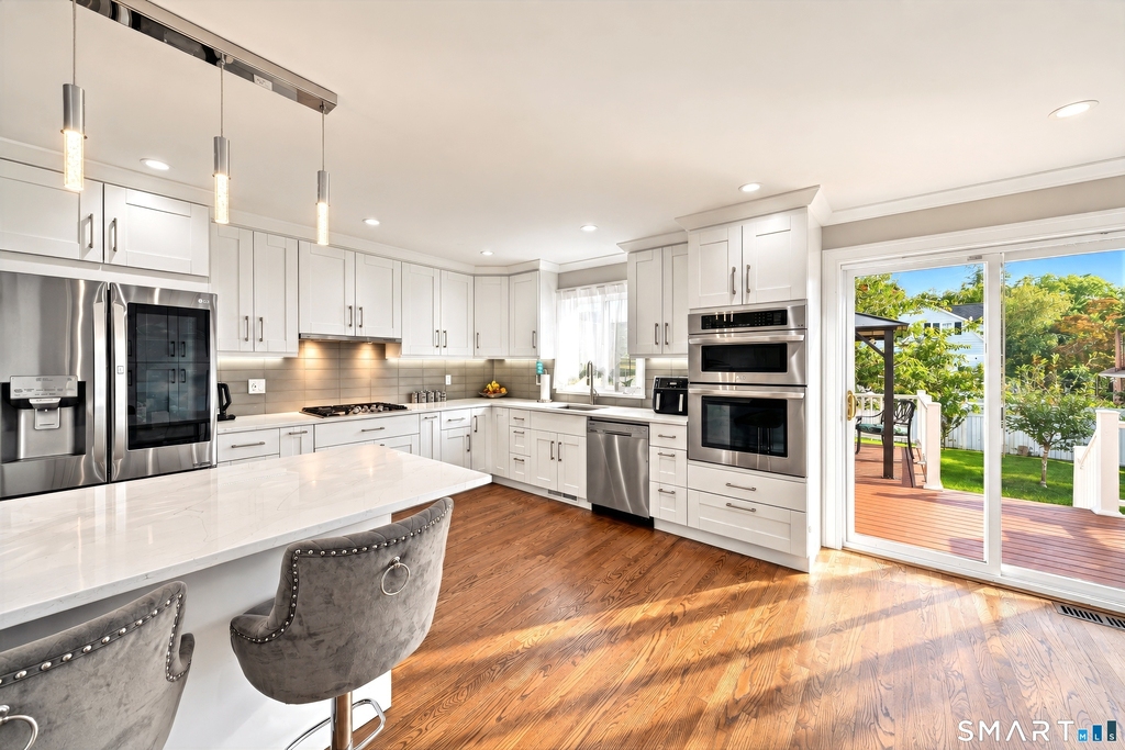 54 Saint Charles Avenue - Photo 4