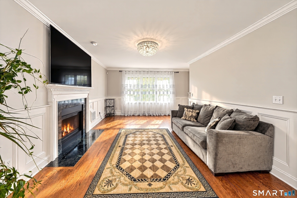 54 Saint Charles Avenue - Photo 9