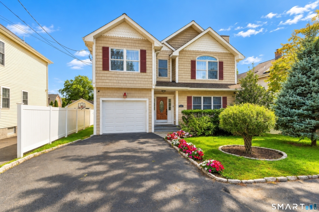 54 Saint Charles Avenue - Photo 0