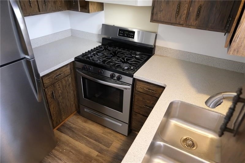 1701 4th Ave - Photo 3