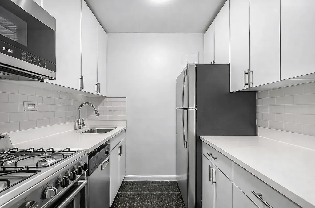East 35th Street - Photo 3