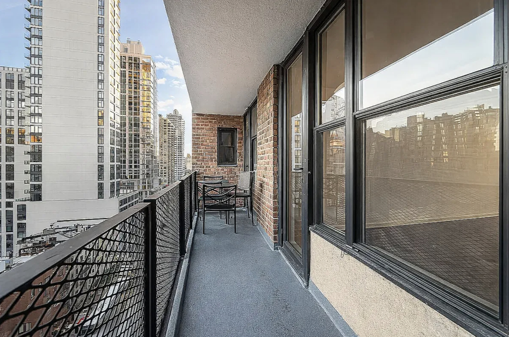 East 35th Street - Photo 4
