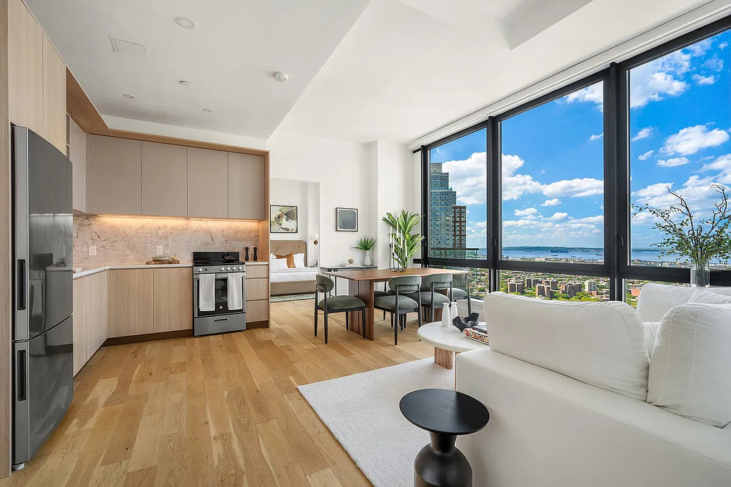 20 Rockwell Place - Photo 0