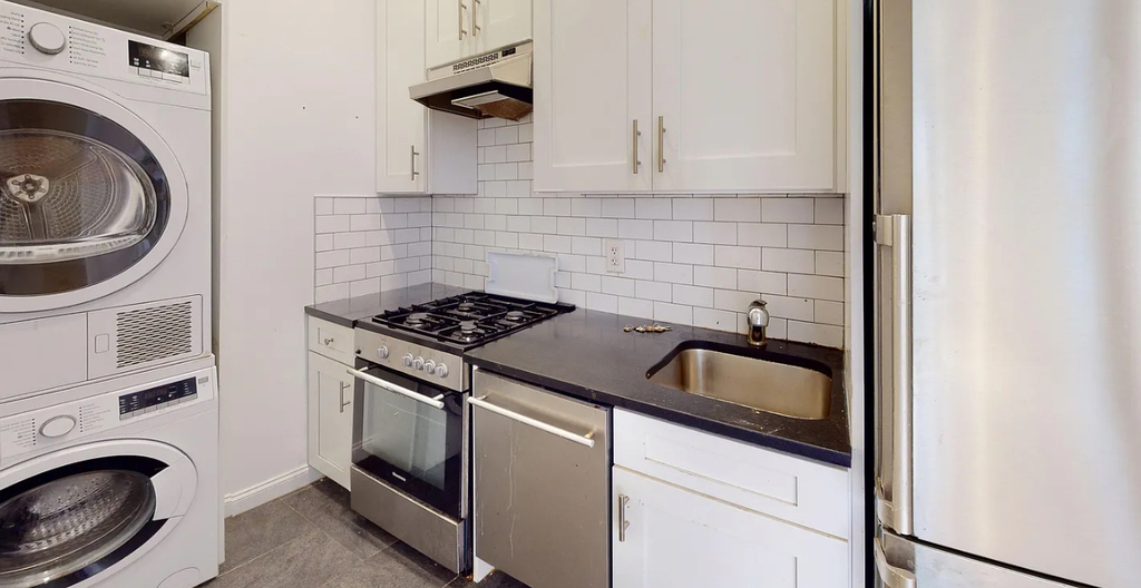  East 91st Street - Photo 1