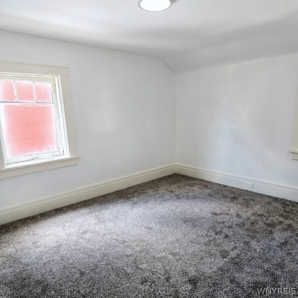 75 W Hazeltine Avenue - Photo 12