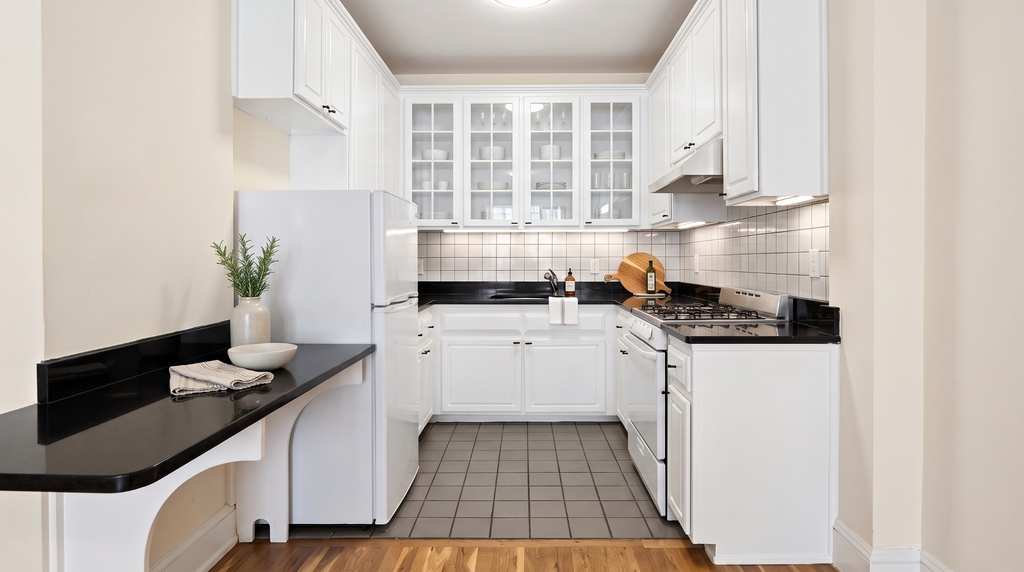 1546 Madison Avenue - Photo 2