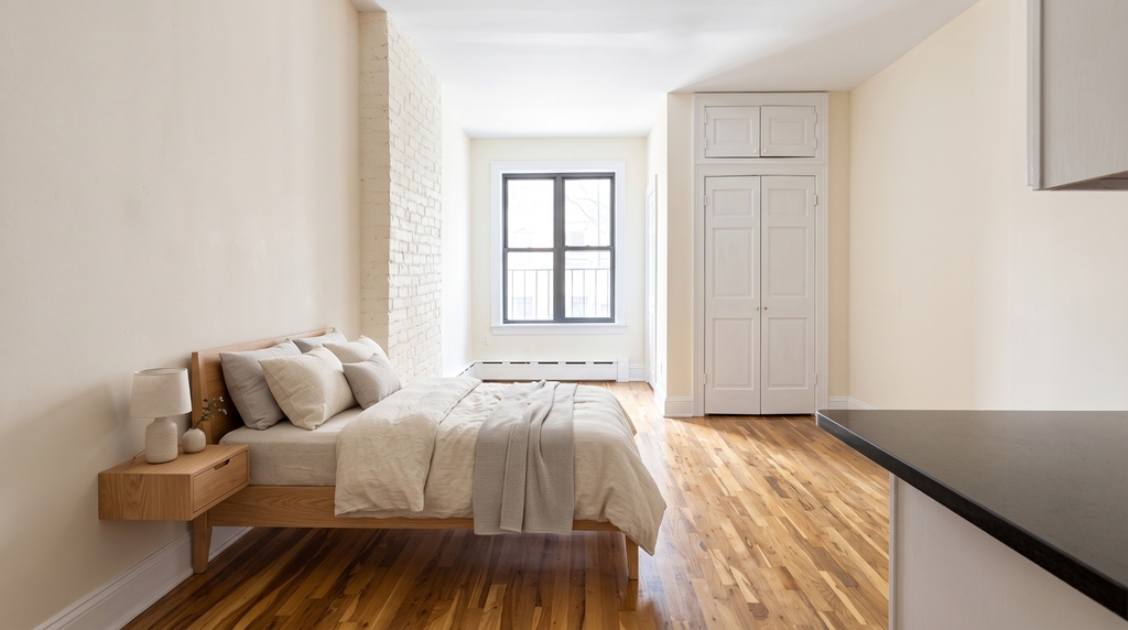 1546 Madison Avenue - Photo 0