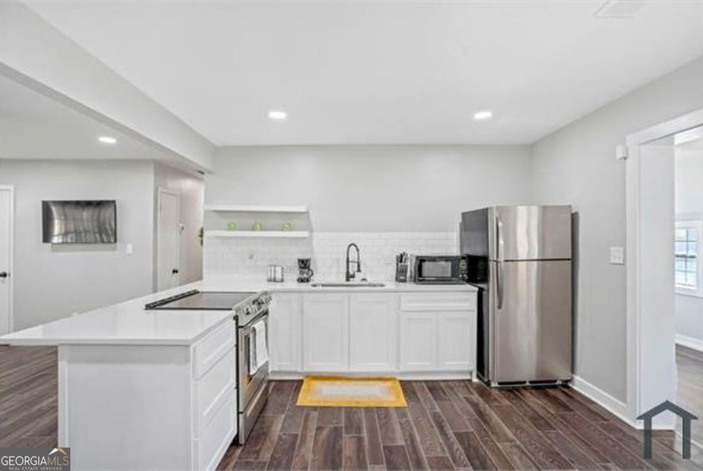 8170 Huntington Drive - Photo 2