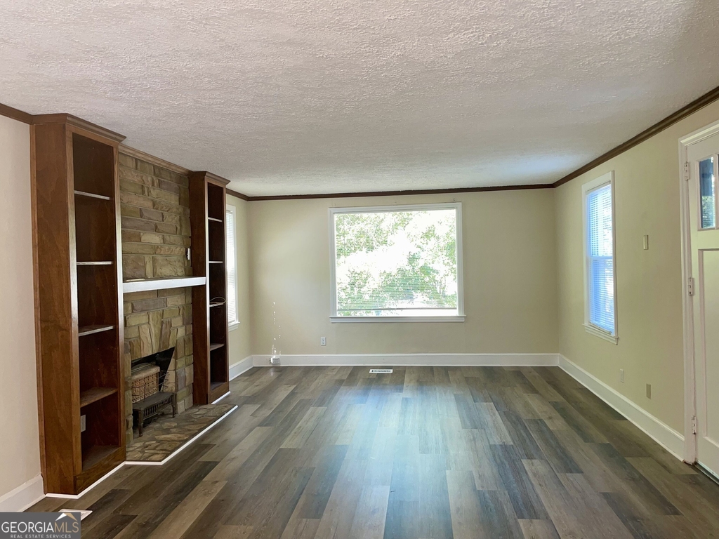 1088 Forrest Boulevard - Photo 1